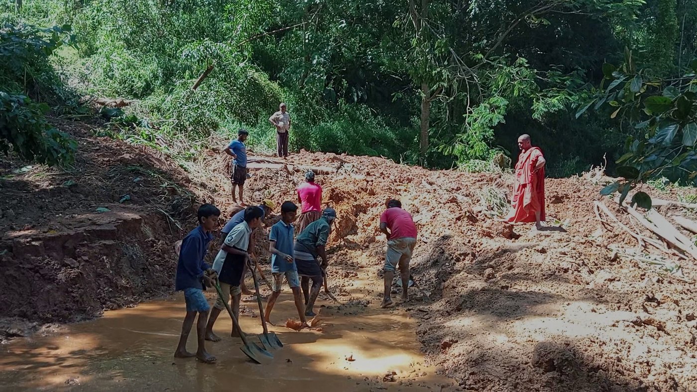 Sri Lanka closes some schools as heavy rains trigger floods and mudslides, killing 5 | iNFOnews.ca