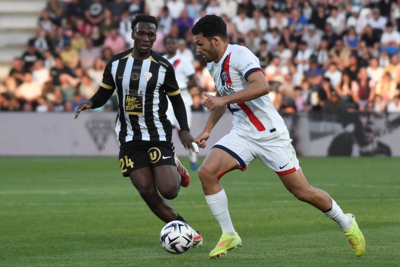 PSG surges 6 points clear after beating Angers despite a late red card | iNFOnews.ca