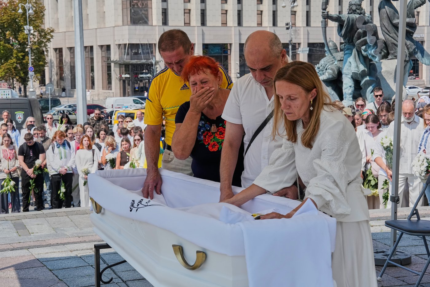 Funeral honors Ukrainian student killed as she helped the victims of a Russian strike | iNFOnews.ca Funeral honors Ukrainian student killed as she helped the victims of a Russian strike | iNFOnews.ca