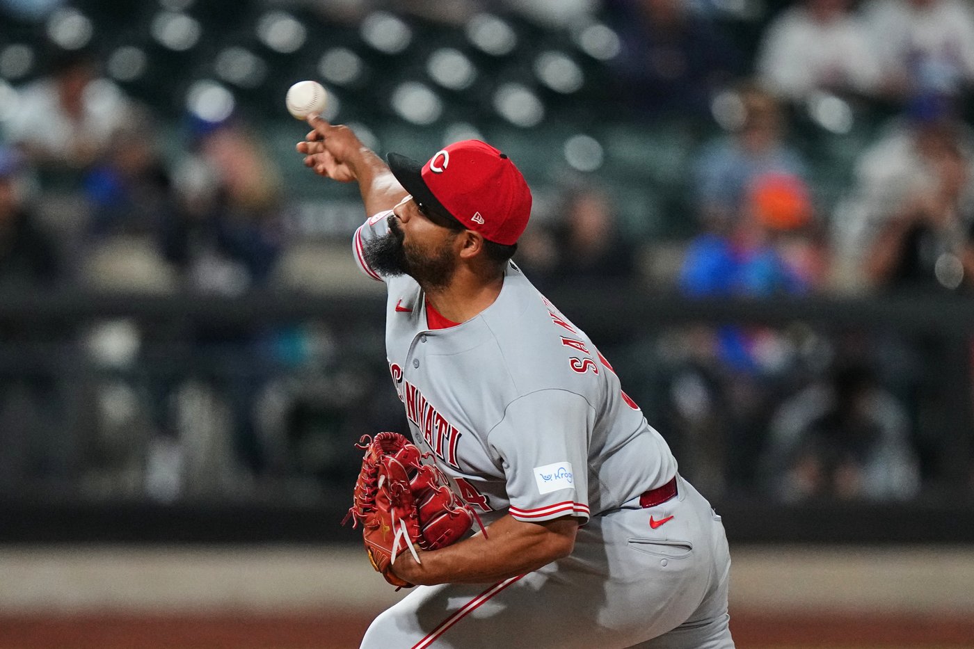 Reds rout Mets, who fall 11 under .500 again | iNFOnews.ca