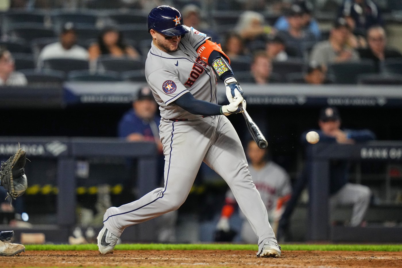 Yordan Alvarez hits go-ahead triple in 8th inning as Astros outlast Yankees 9-7 | iNFOnews.ca