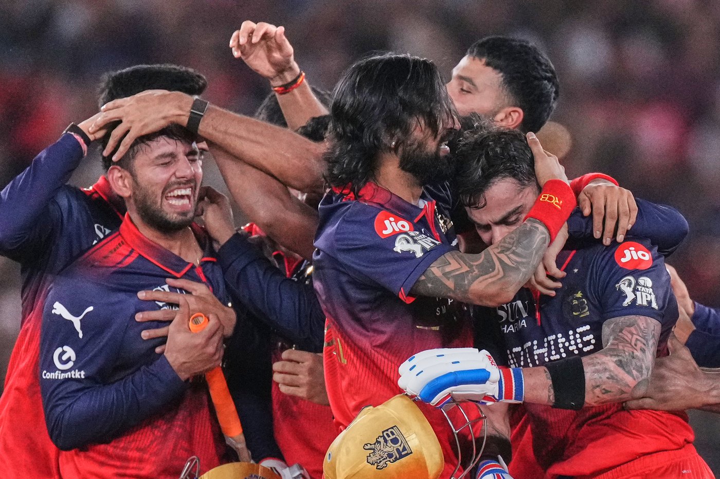 Kohli leads Bengaluru to 5-wicket win over Gujarat in Indian Premier League final | iNFOnews.ca