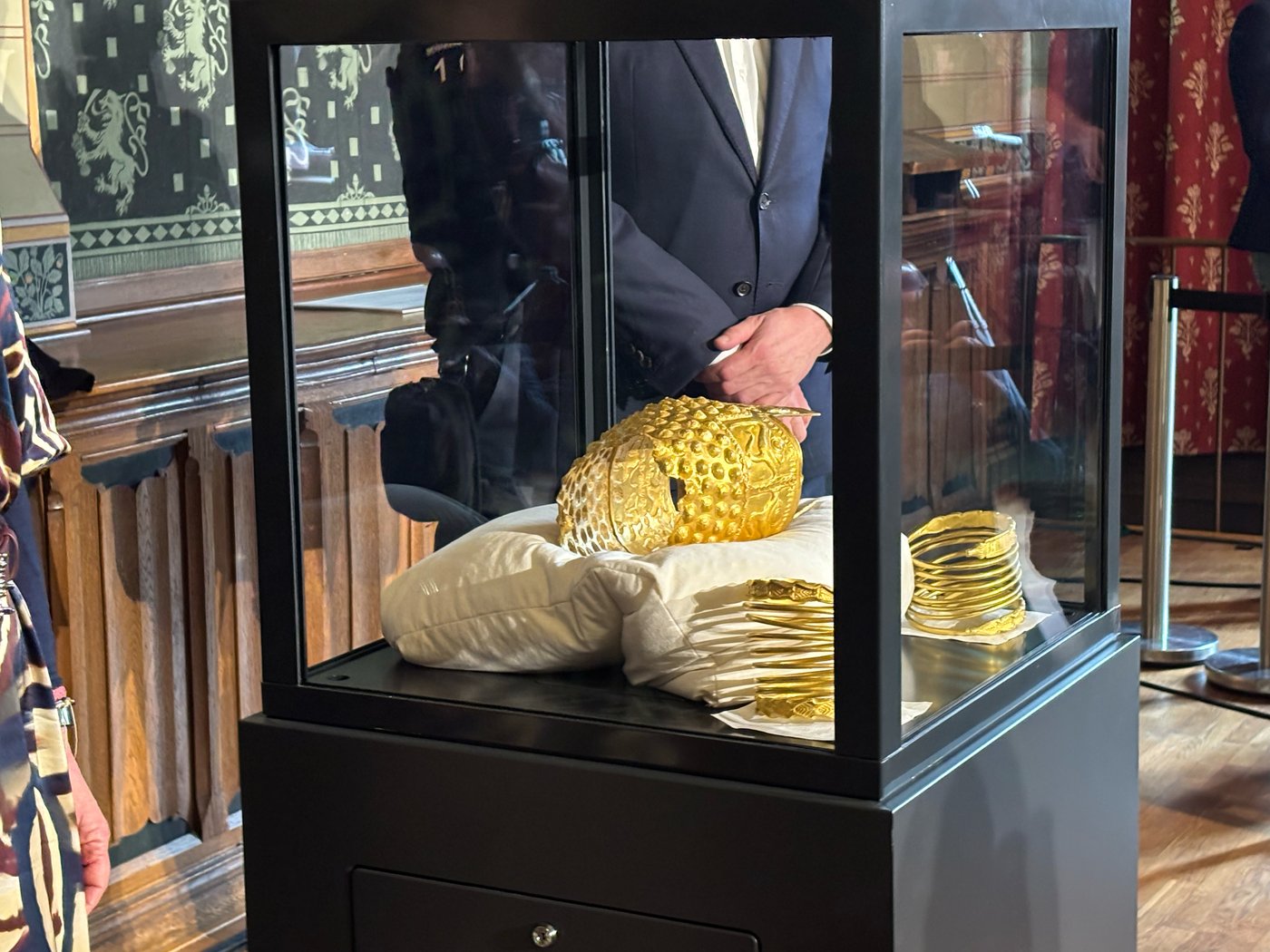 A priceless ancient golden helmet stolen from a Dutch museum is recovered | iNFOnews.ca A priceless ancient golden helmet stolen from a Dutch museum is recovered | iNFOnews.ca