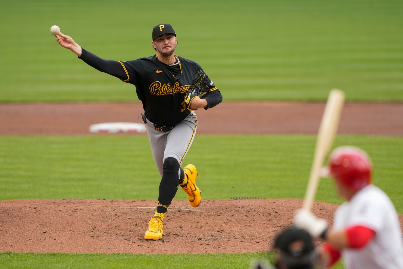 Pirates' Paul Skenes limits Reds' offense and gets his 1st win of 2026 | iNFOnews.ca