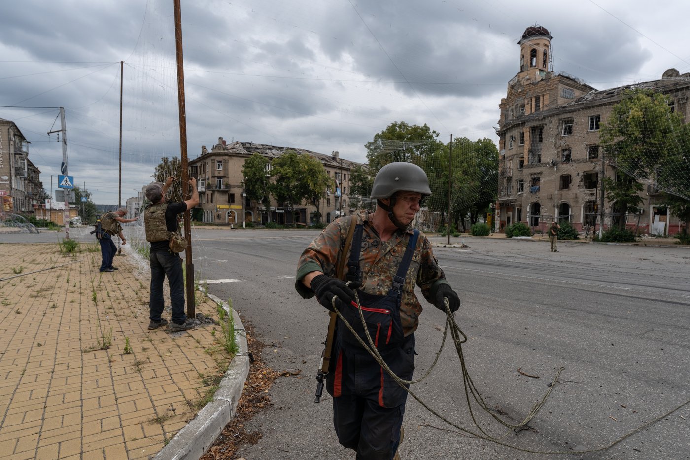 2 dead in Ukraine from Russian attacks, 4 more in Russian-held area hit by Ukrainian drones | iNFOnews.ca 2 dead in Ukraine from Russian attacks, 4 more in Russian-held area hit by Ukrainian drones | iNFOnews.ca