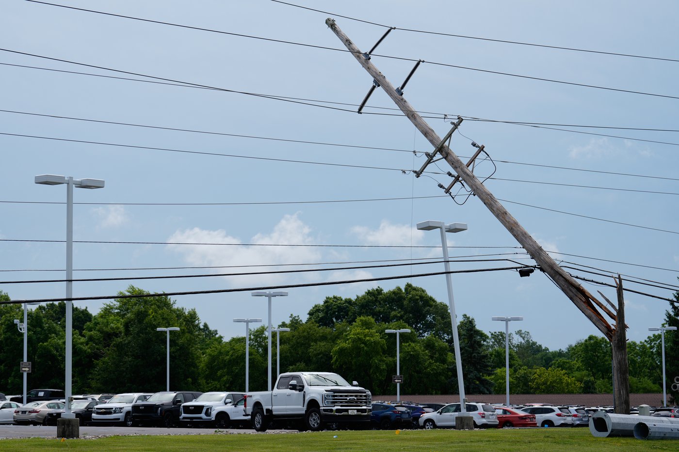 Tropical storm remnants drench Gulf states after tornadoes hit the Midwest | iNFOnews.ca