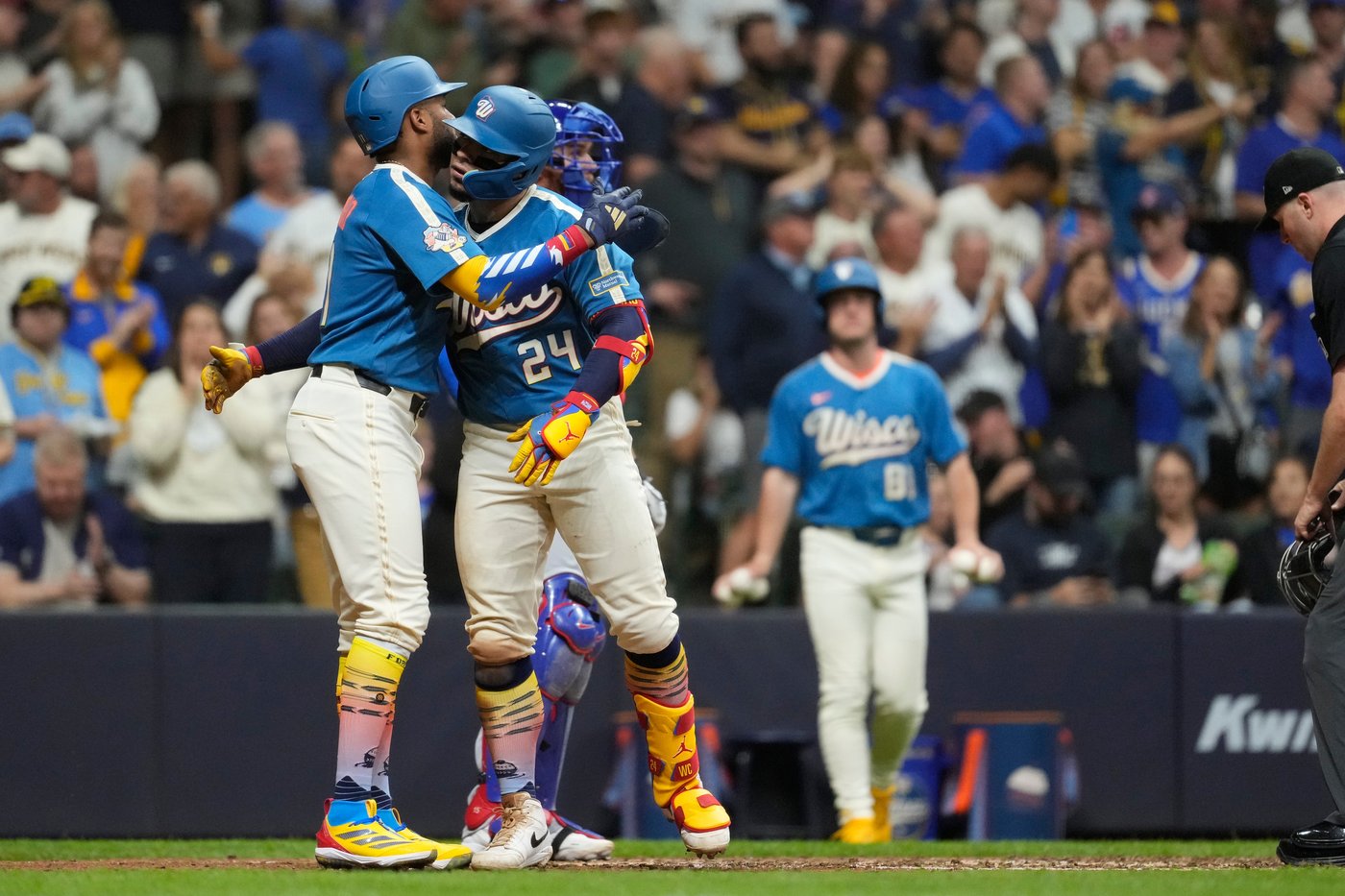 Misiorowski throws 105.5 mph pitch, wins for 8th time in 9 decisions to lead Brewers over Cubs 6-2 | iNFOnews.ca
