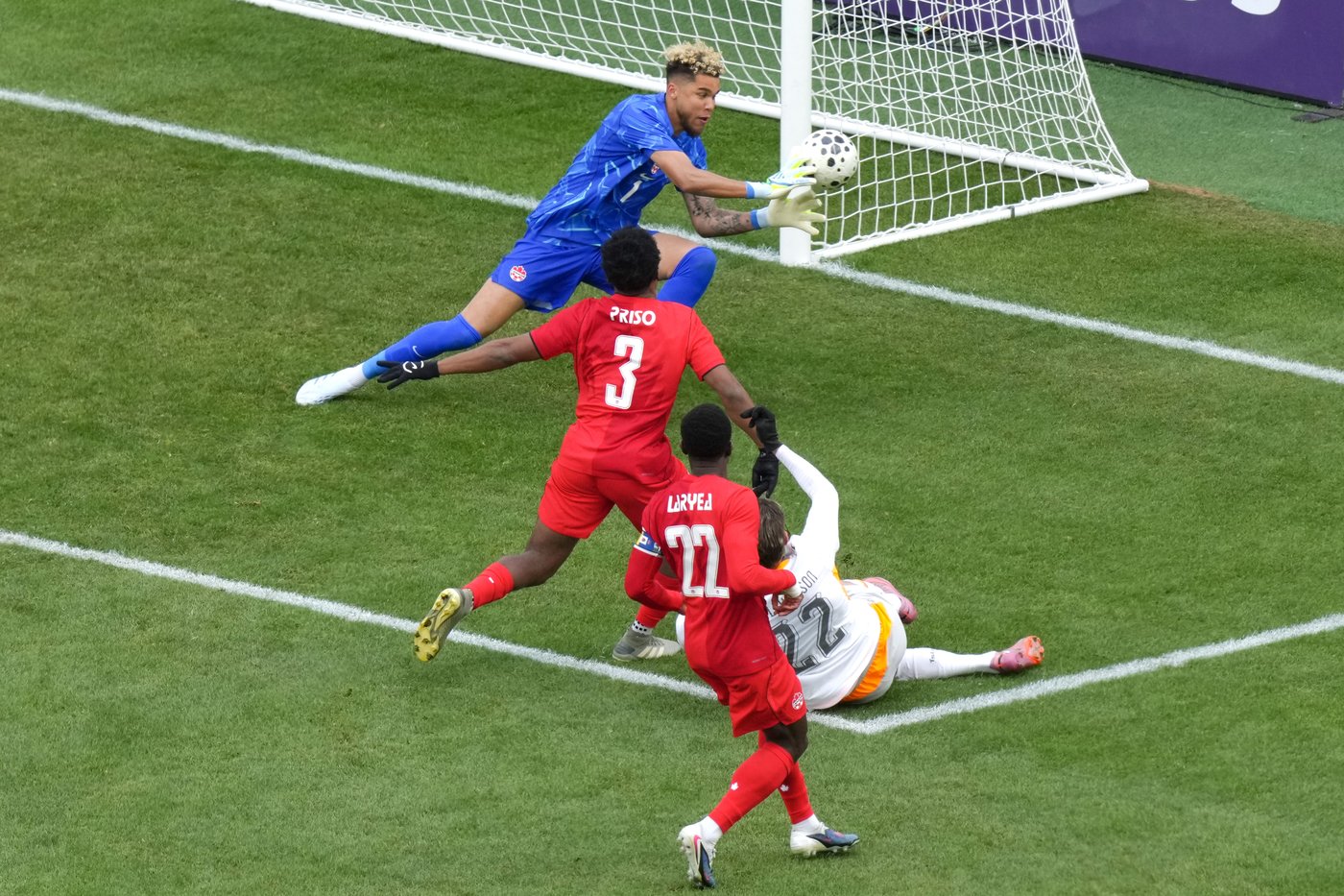 Canada Soccer, senior national teams ratify collective bargaining agreement | iNFOnews.ca