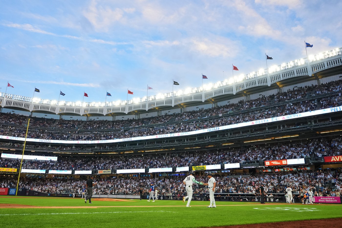 Jones hits 2-run HR as Yankees beat Blue Jays 3-1 for 5th straight win | iNFOnews.ca Jones hits 2-run HR as Yankees beat Blue Jays 3-1 for 5th straight win | iNFOnews.ca