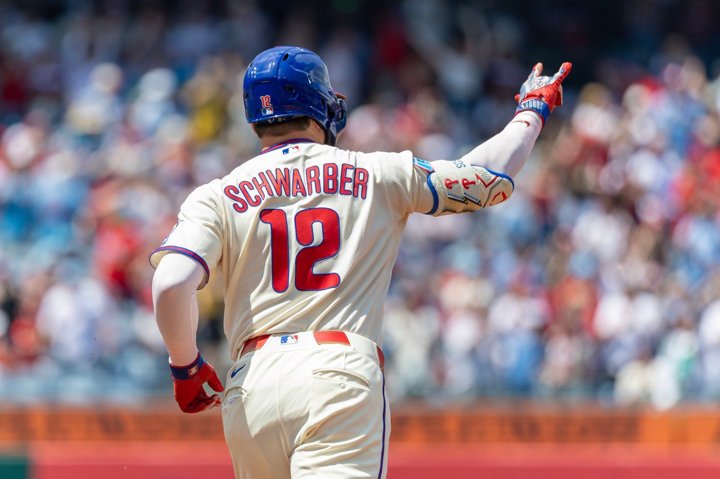 Kyle Schwarber back in the Phillies lineup after missing 3 games with a gastrointestinal illness | iNFOnews.ca