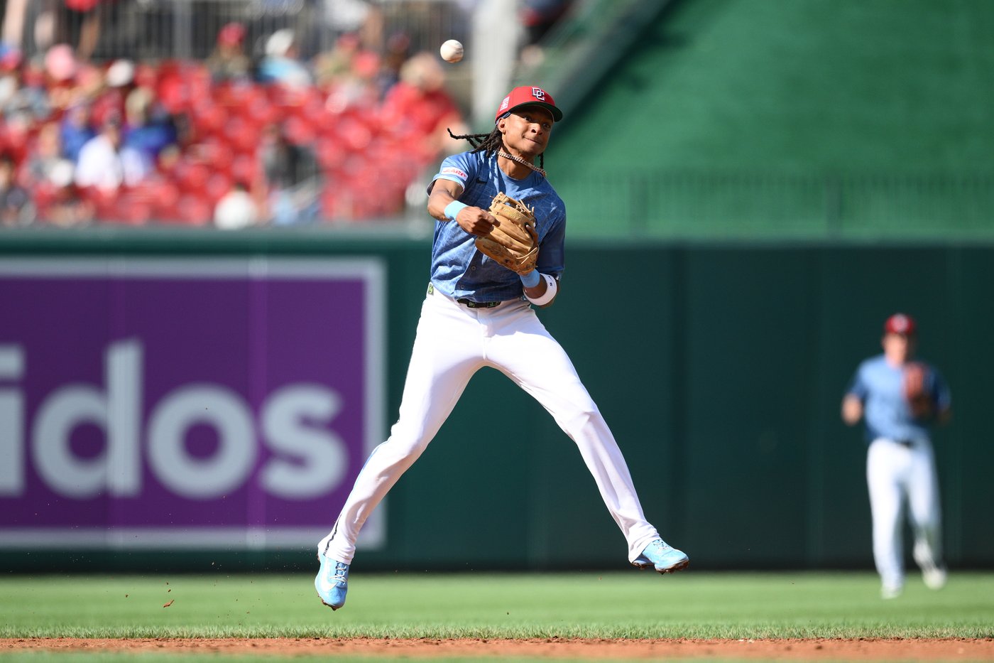CJ Abrams homers, drives in three runs as the Nationals beat the Diamondbacks 5-3 | iNFOnews.ca