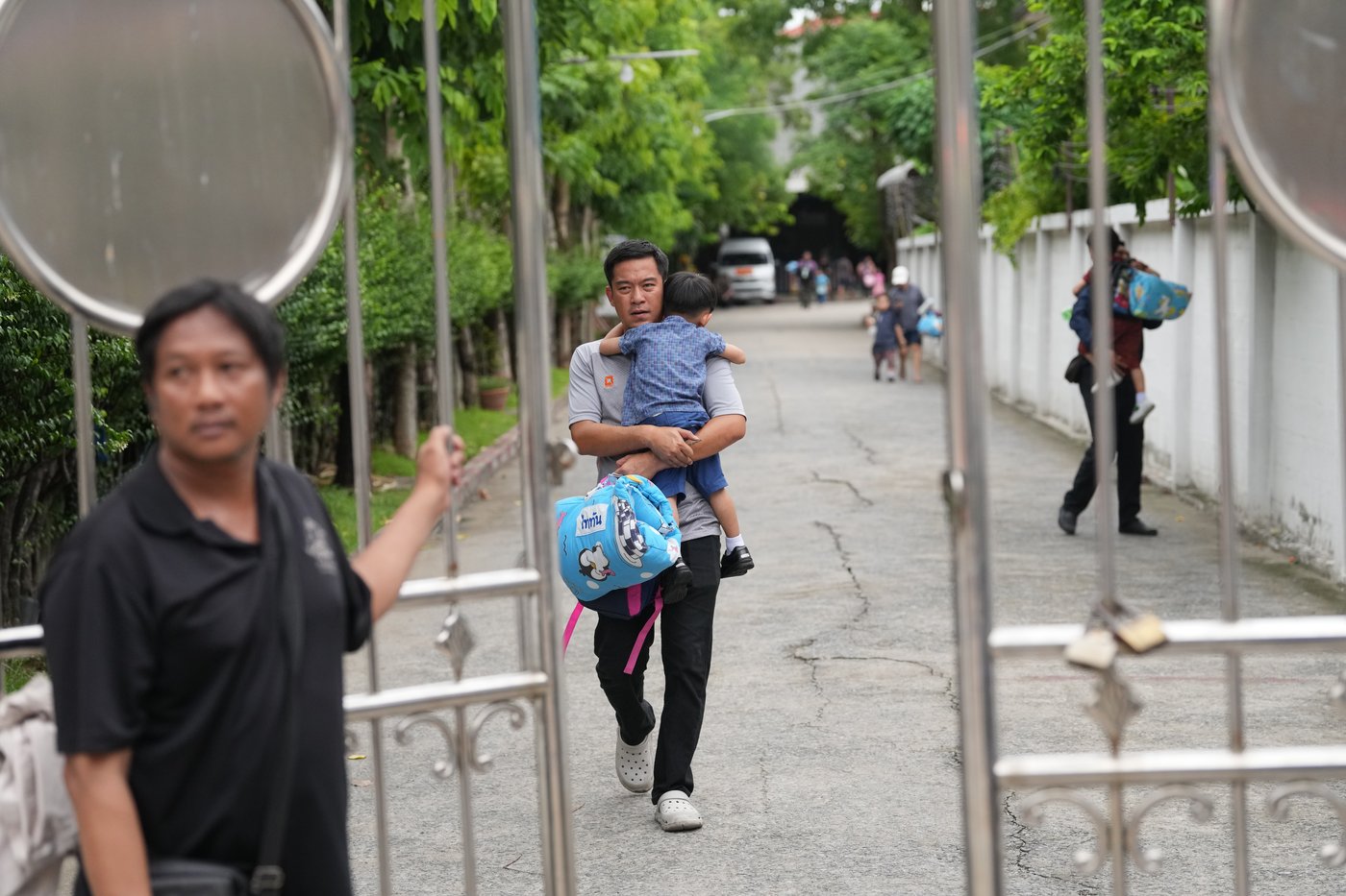 Police respond to a school shooting in Thailand, in photos | iNFOnews.ca