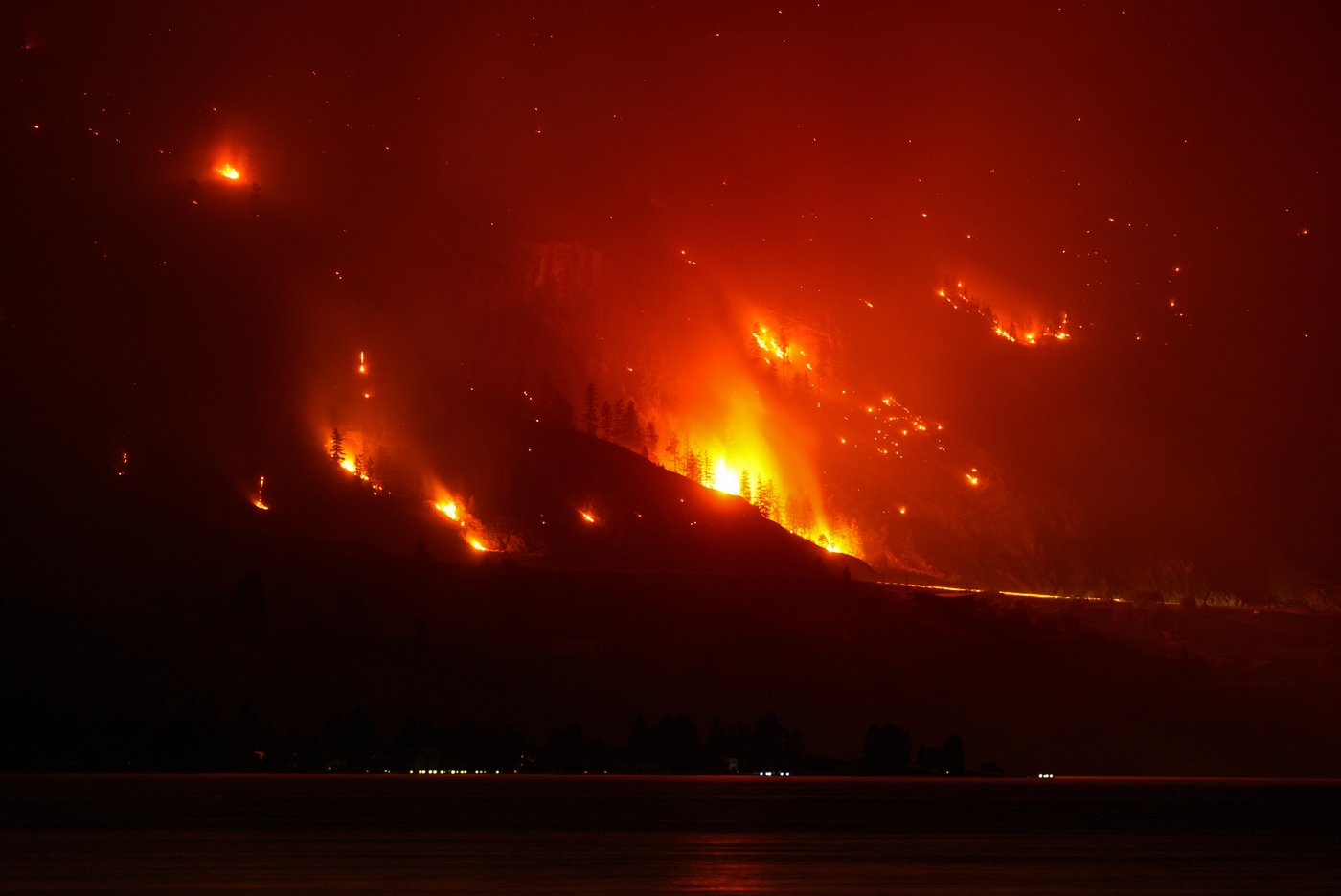 Photo Gallery: B.C. wildfire forces thousands to flee | iNFOnews.ca