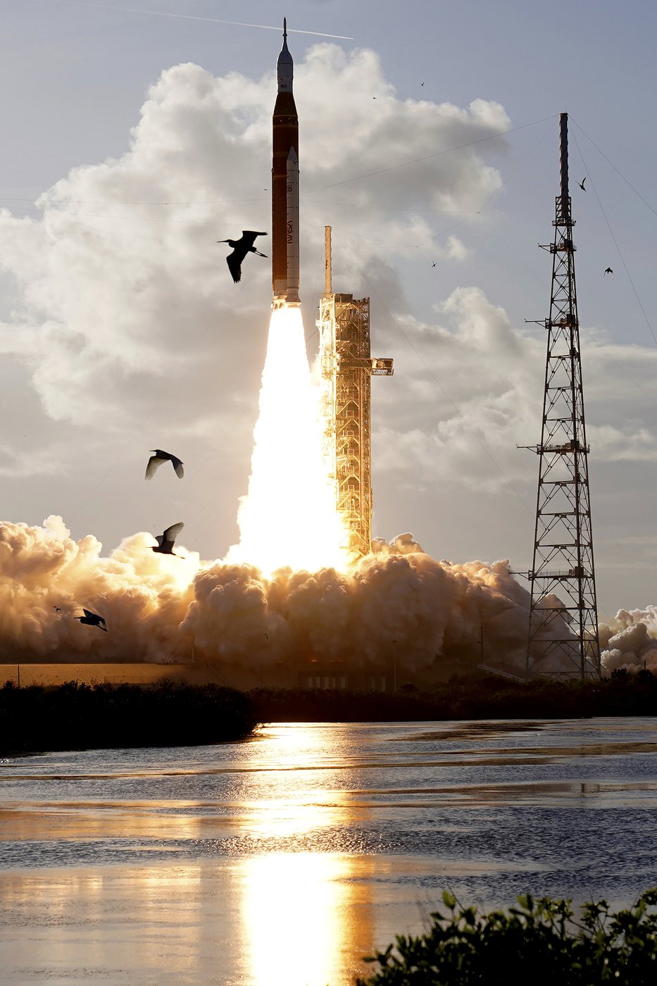 Artemis II's moonbound toilet is working again to astronauts' relief after overnight fix | iNFOnews.ca