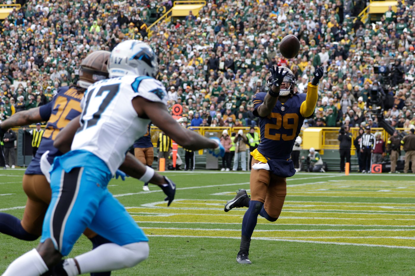 Baltimore's Kyle Hamilton voted top safety in the NFL by AP panel | iNFOnews.ca