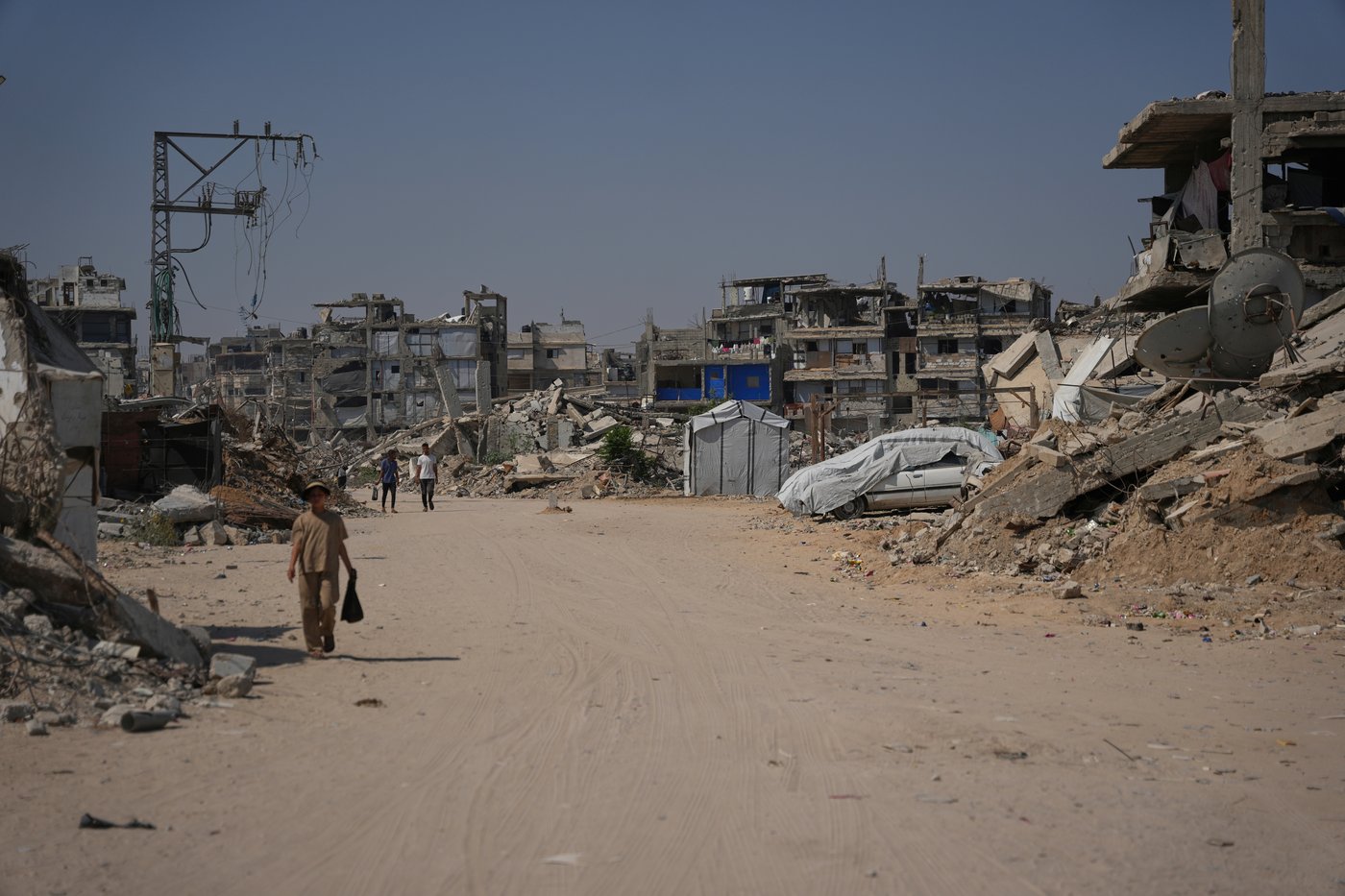 Hamas says it will disarm if Israel halts strikes and withdraws from Gaza, but obstacles remain | iNFOnews.ca
