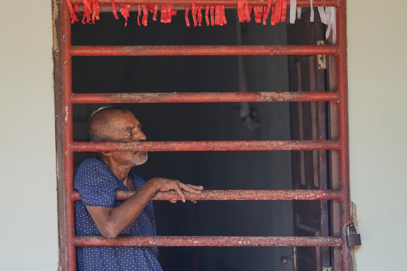 Survivors from a burned Sri Lankan nursing home relocate, in photos | iNhome