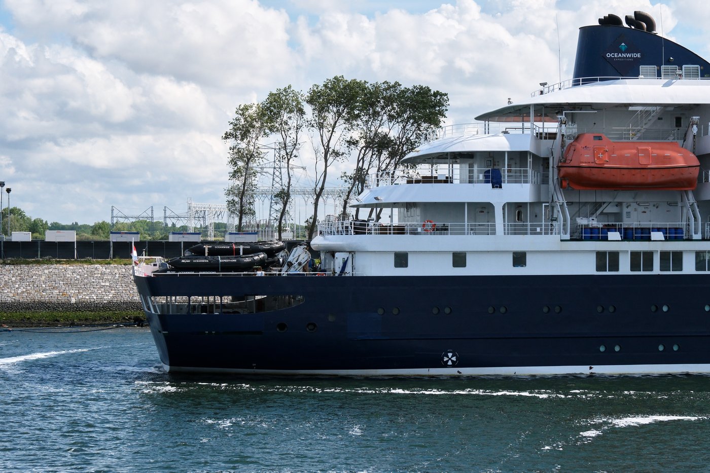 Hantavirus-stricken cruise ship docks in the Netherlands for disinfection | iNFOnews.ca