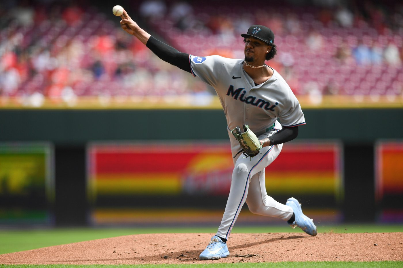 Hernández, Sanoja hit HRs in Marlins 7-1 win over Reds | iNFOnews.ca