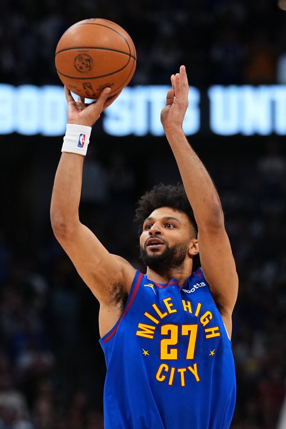 Edwards and Randle rally Timberwolves past Nuggets 119-114 to even series at 1 apiece | iNFOnews.ca