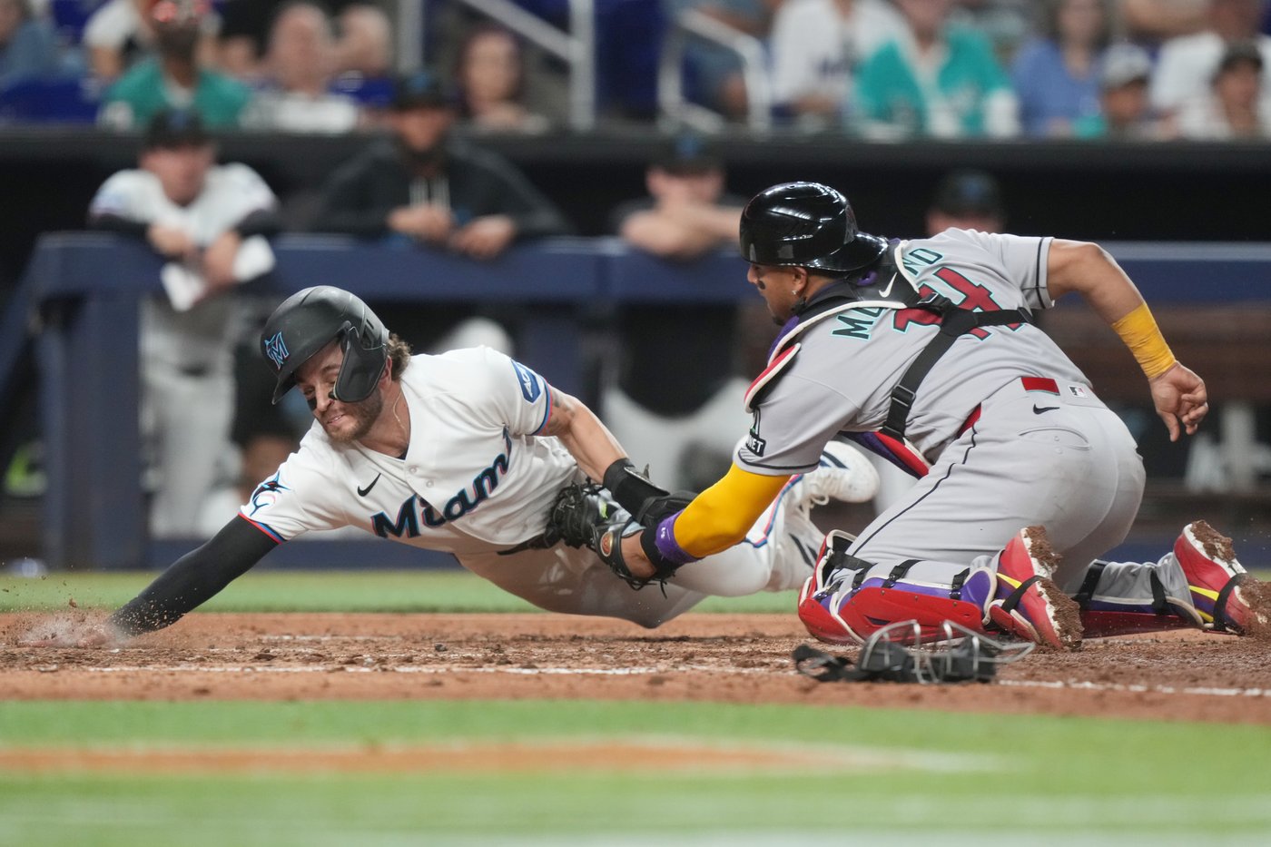 Marlins break game open with 4 runs in the 8th, beat Diamondbacks 10-6 | iNFOnews.ca