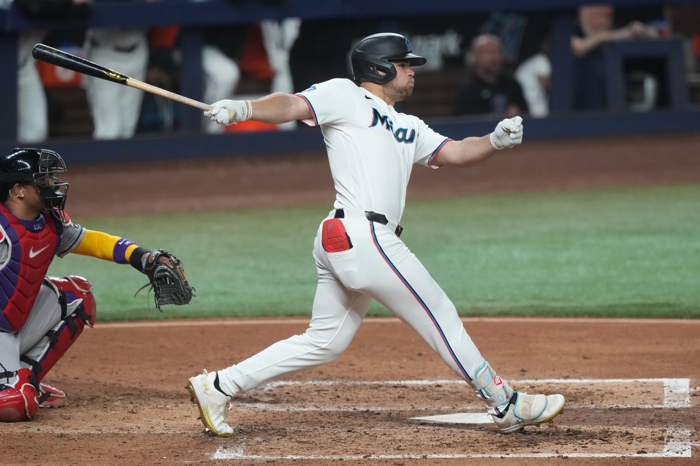 Marlins break game open with 4 runs in the 8th, beat Diamondbacks 10-6 | iNFOnews.ca