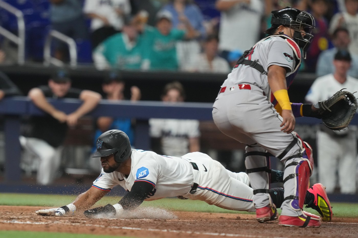 Marlins break game open with 4 runs in the 8th, beat Diamondbacks 10-6 | iNFOnews.ca
