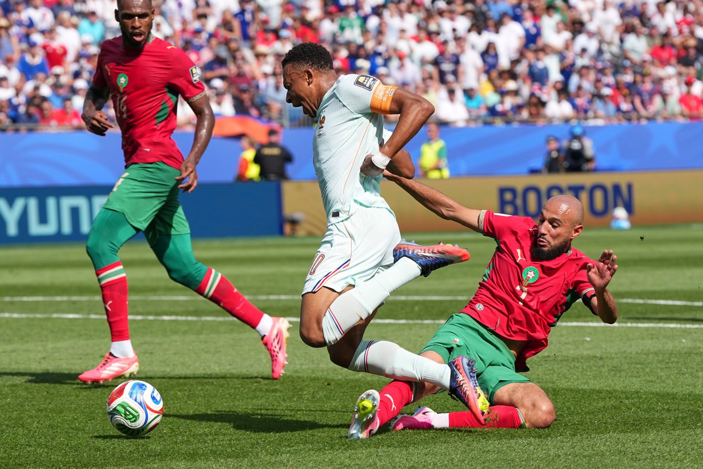 World Cup quarterfinals kick off with France beating Morocco 2-0, in photos | iNFOnews.ca