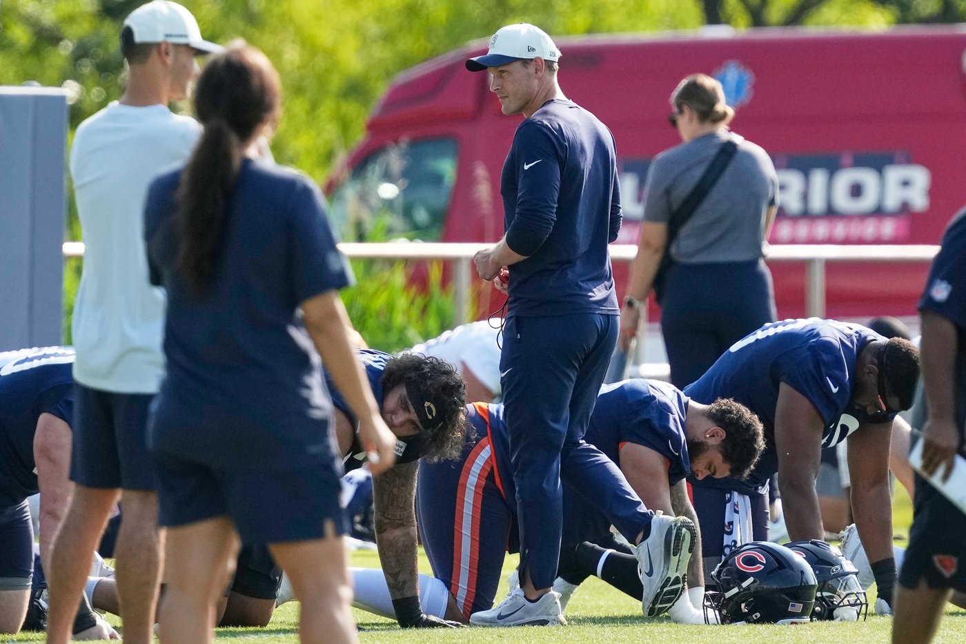 Chicago Bears coach Ben Johnson looks for greater accuracy from QB Caleb Williams in Year 2 together | iNFOnews.ca