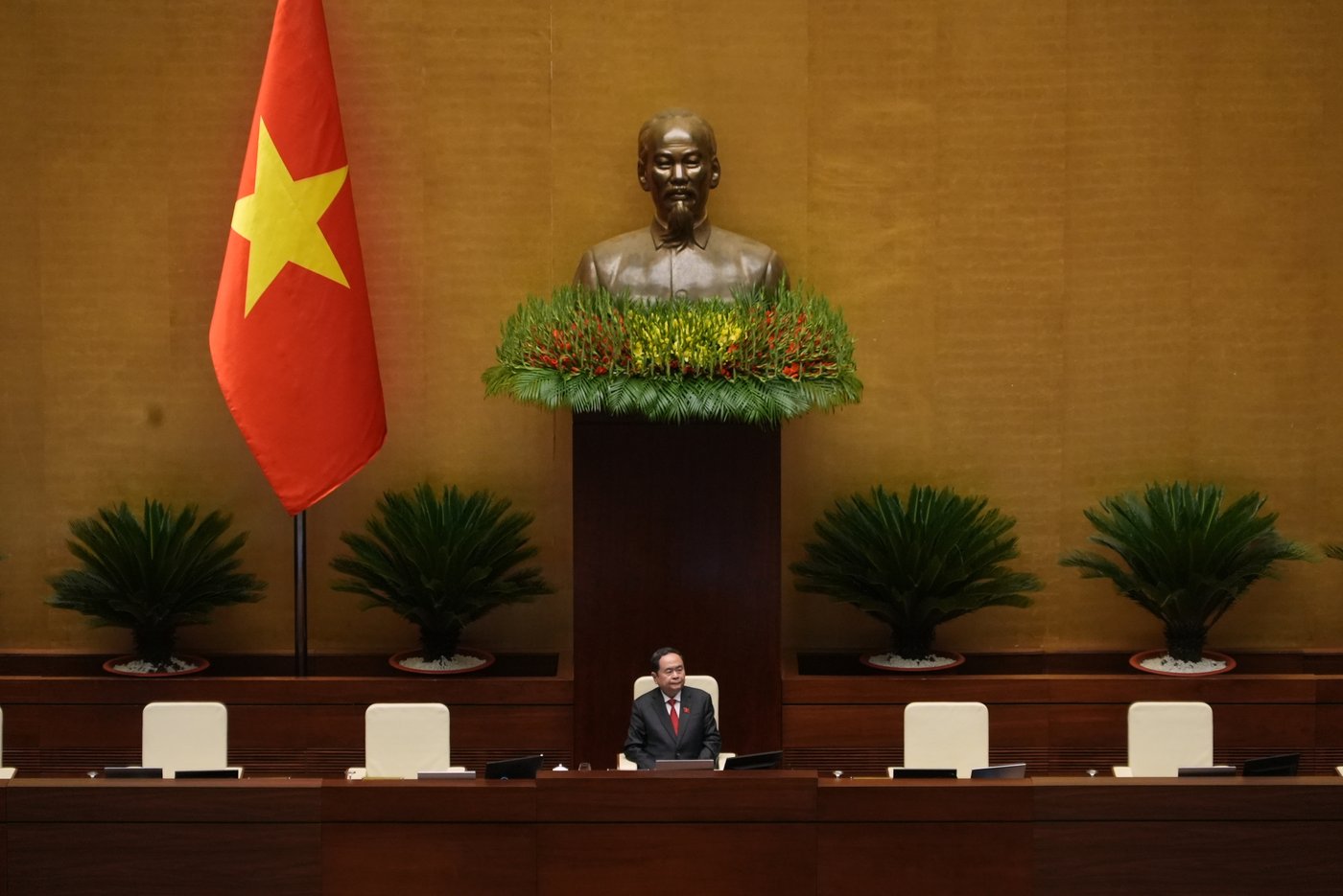 Vietnam elects Communist Party chief as president, echoing China's power structure | iNFOnews.ca