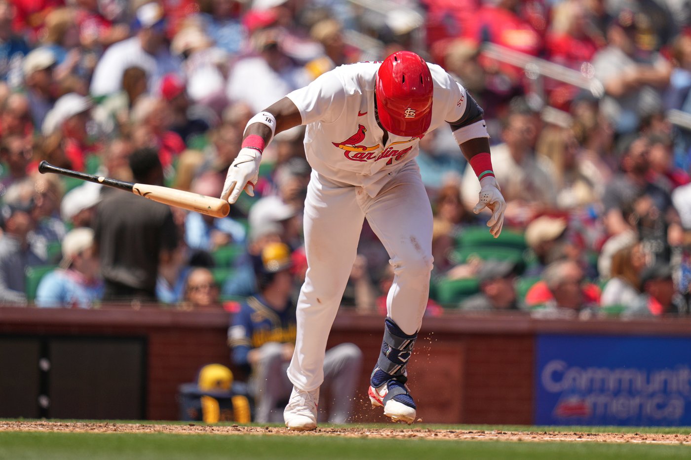 Ashby ties Sale for big league lead with 6th win as Brewers defeat Cardinals 6-2 | iNFOnews.ca