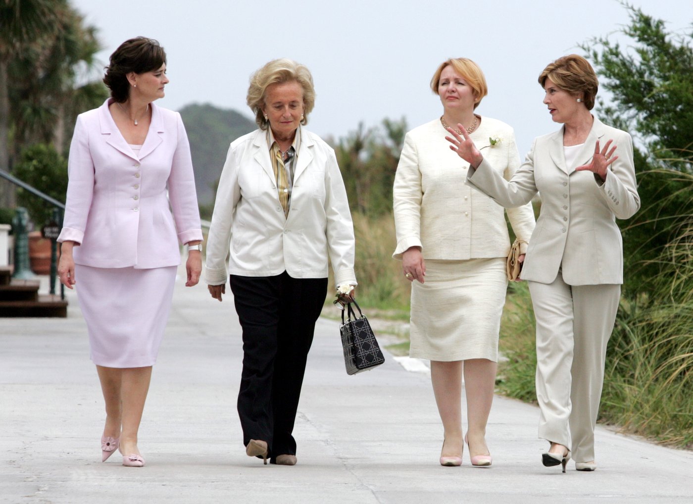 Bernadette Chirac, formidable former first lady of France who built power of her own, dies at 93 | iNFOnews.ca