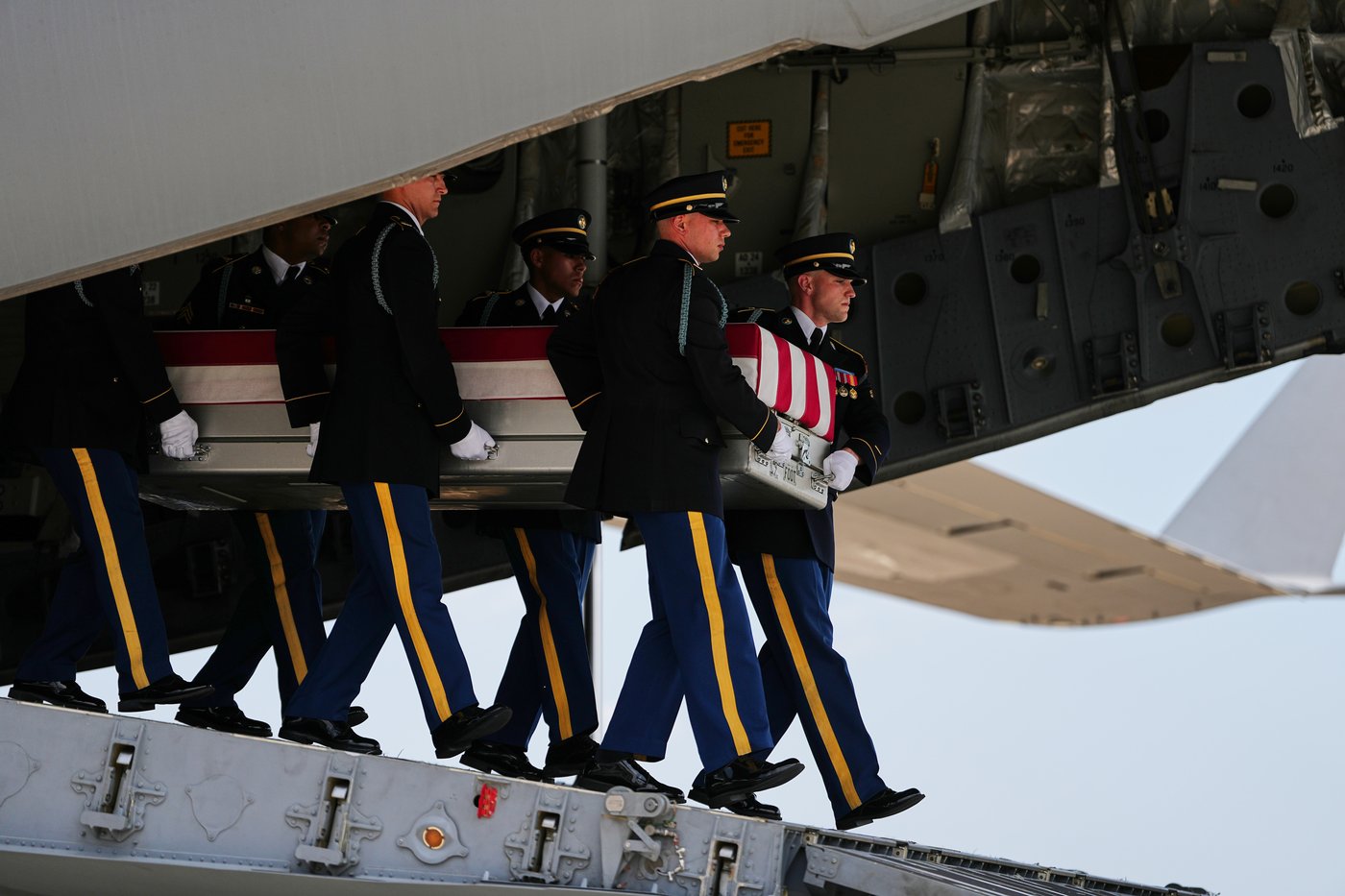 Trump attends transfer of fallen U.S. service members, in photos | iNFOnews.ca