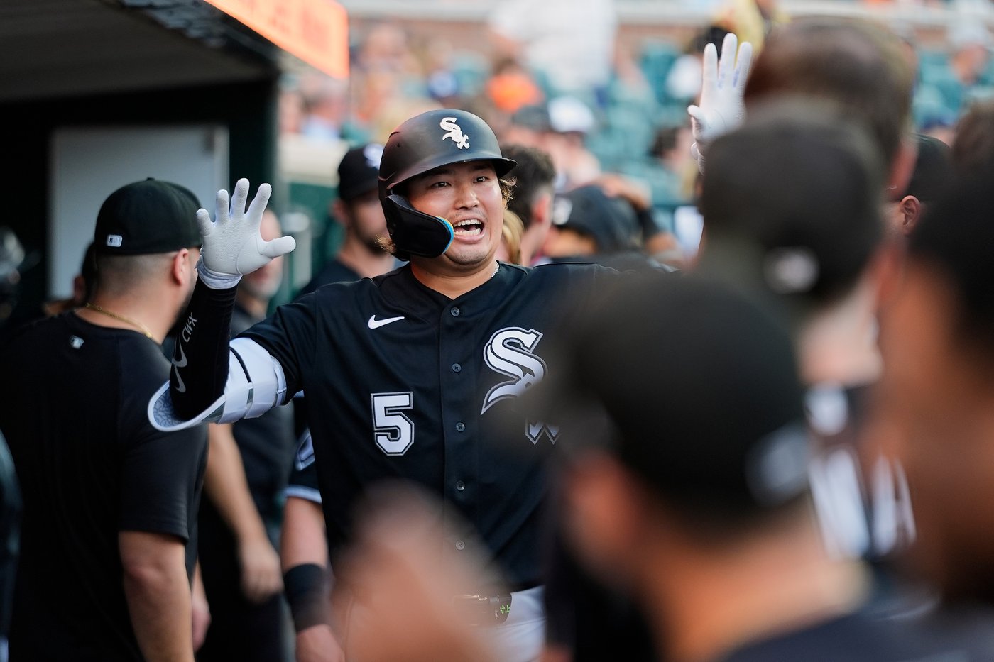 Vargas hits 2 HRs, Peters and Murakami power five-run inning to lift White Sox over Tigers 9-5 | iNFOnews.ca