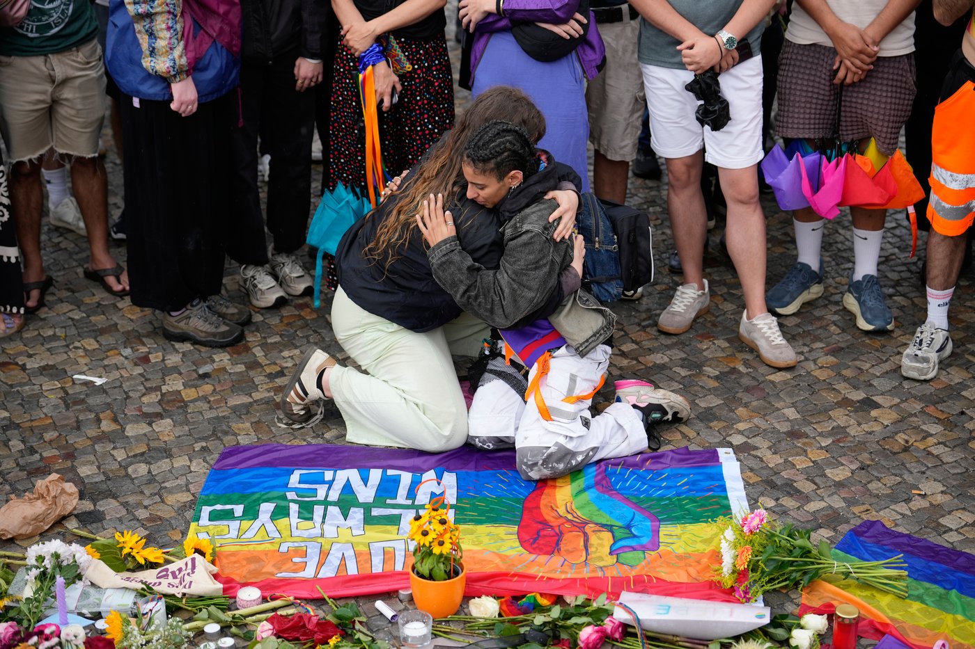 Photos show the aftermath of a van-ramming attack near Berlin's Pride Festival | iNFOnews.ca