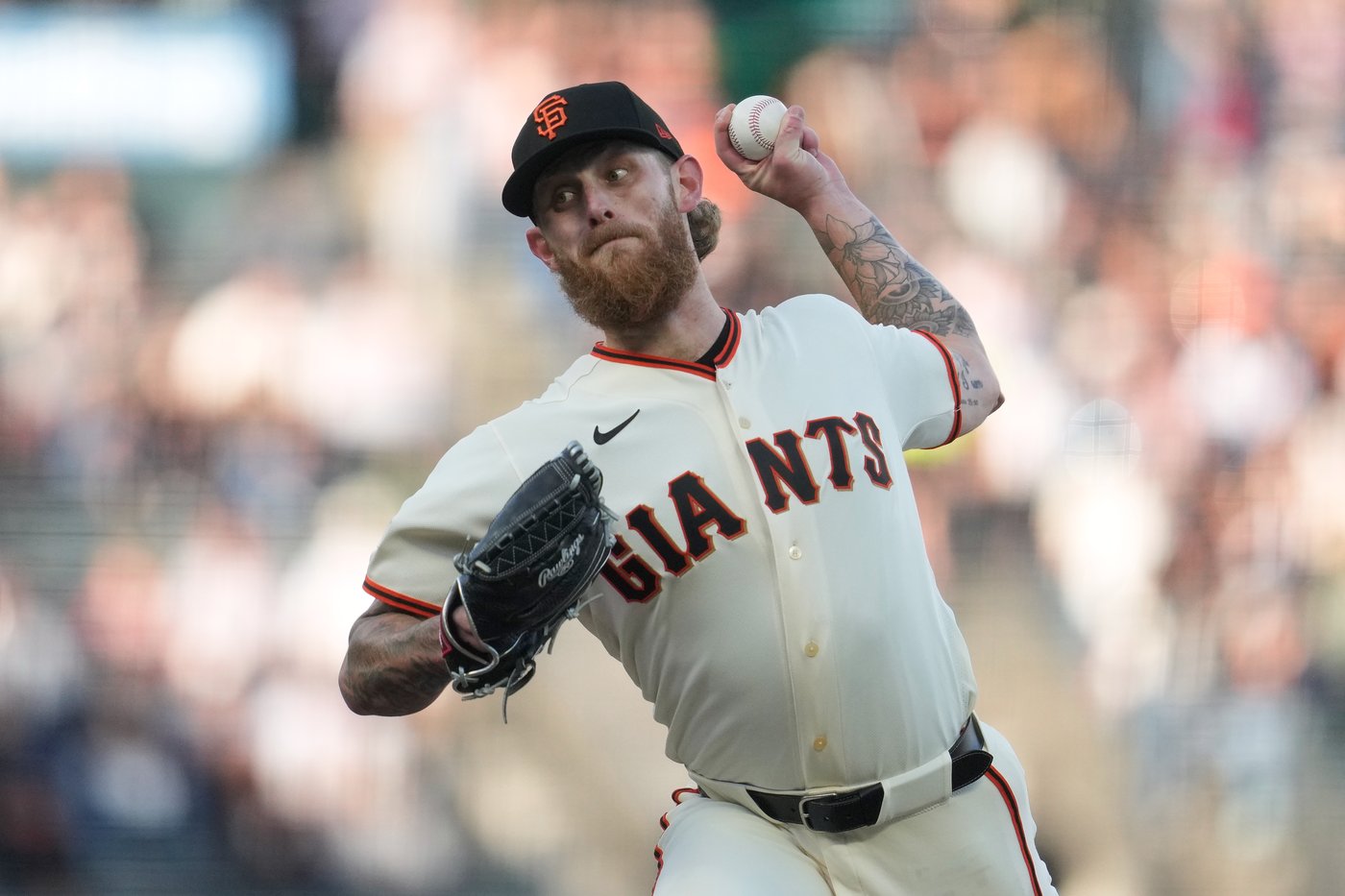 Giants beat the Rockies 8-2 to start a 4-game series | iNFOnews.ca
