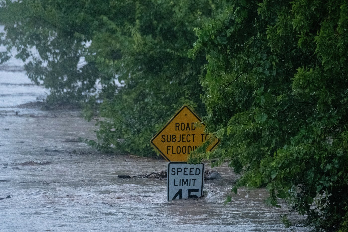 At least 1 person has died as Texas flooding forces evacuations and rescues, governor says | iNFOnews.ca