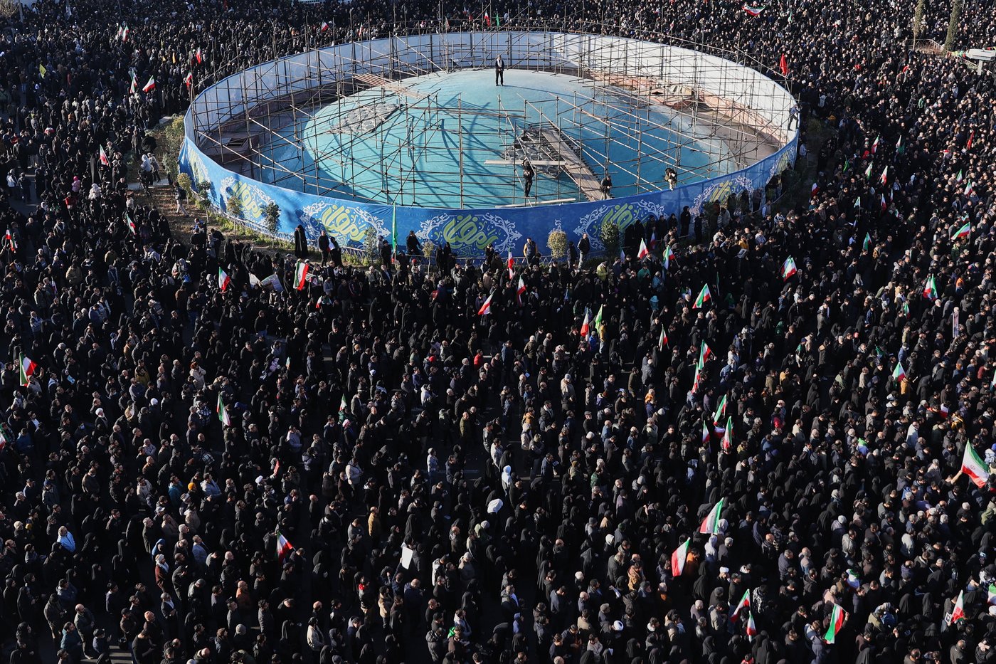 Photos from inside Iran as strikes boom across the capital, Tehran, for a third day | iNFOnews.ca