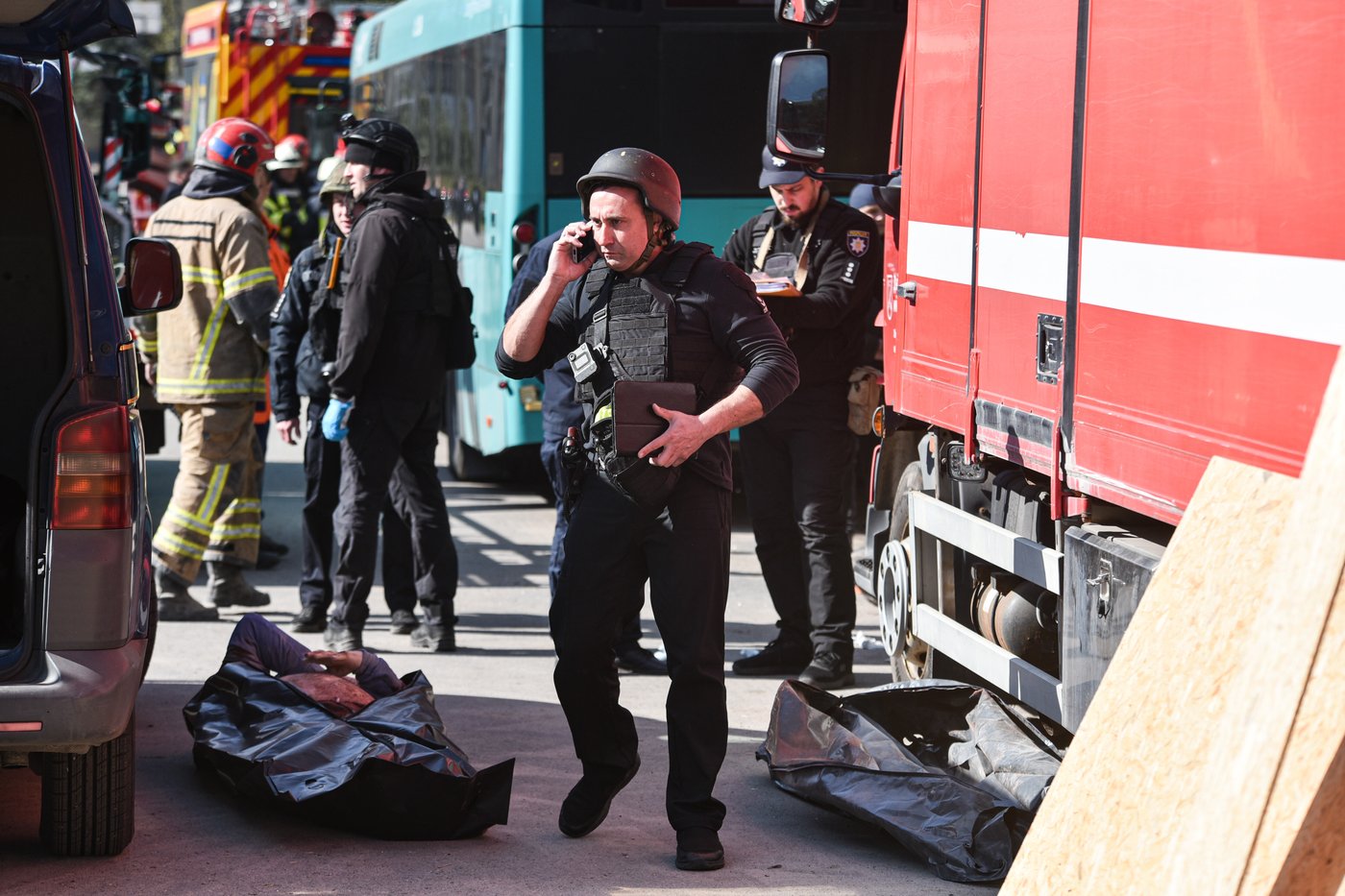 Russia and Ukraine exchange attacks, killing and wounding dozens, as Zelenskyy calls for more talks | iNFOnews.ca