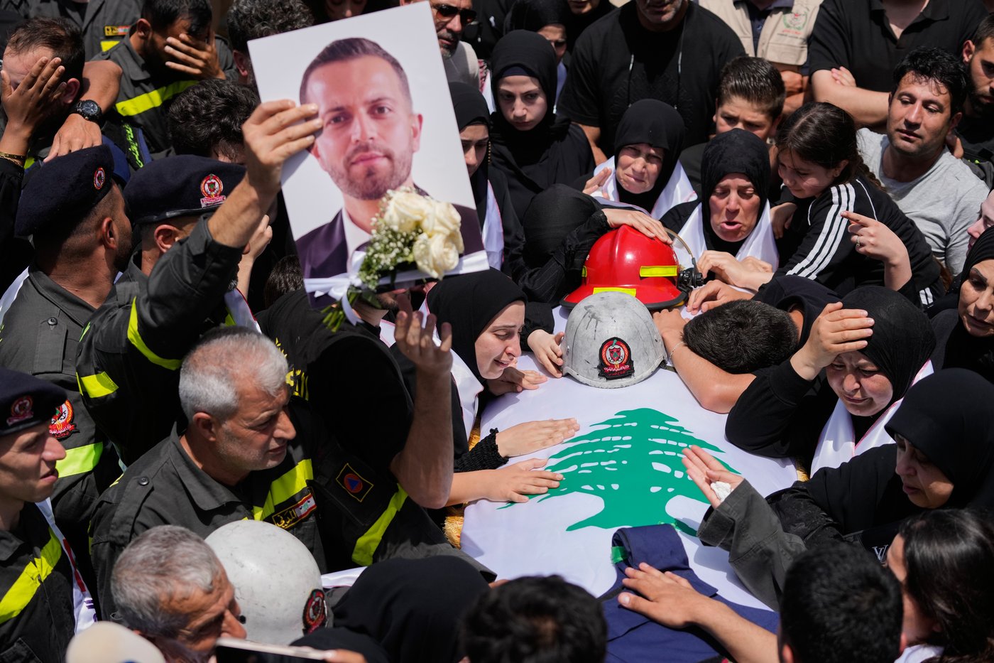 Israeli drone strikes on vehicles in Lebanon kill 12 people, including 2 children | iNFOnews.ca