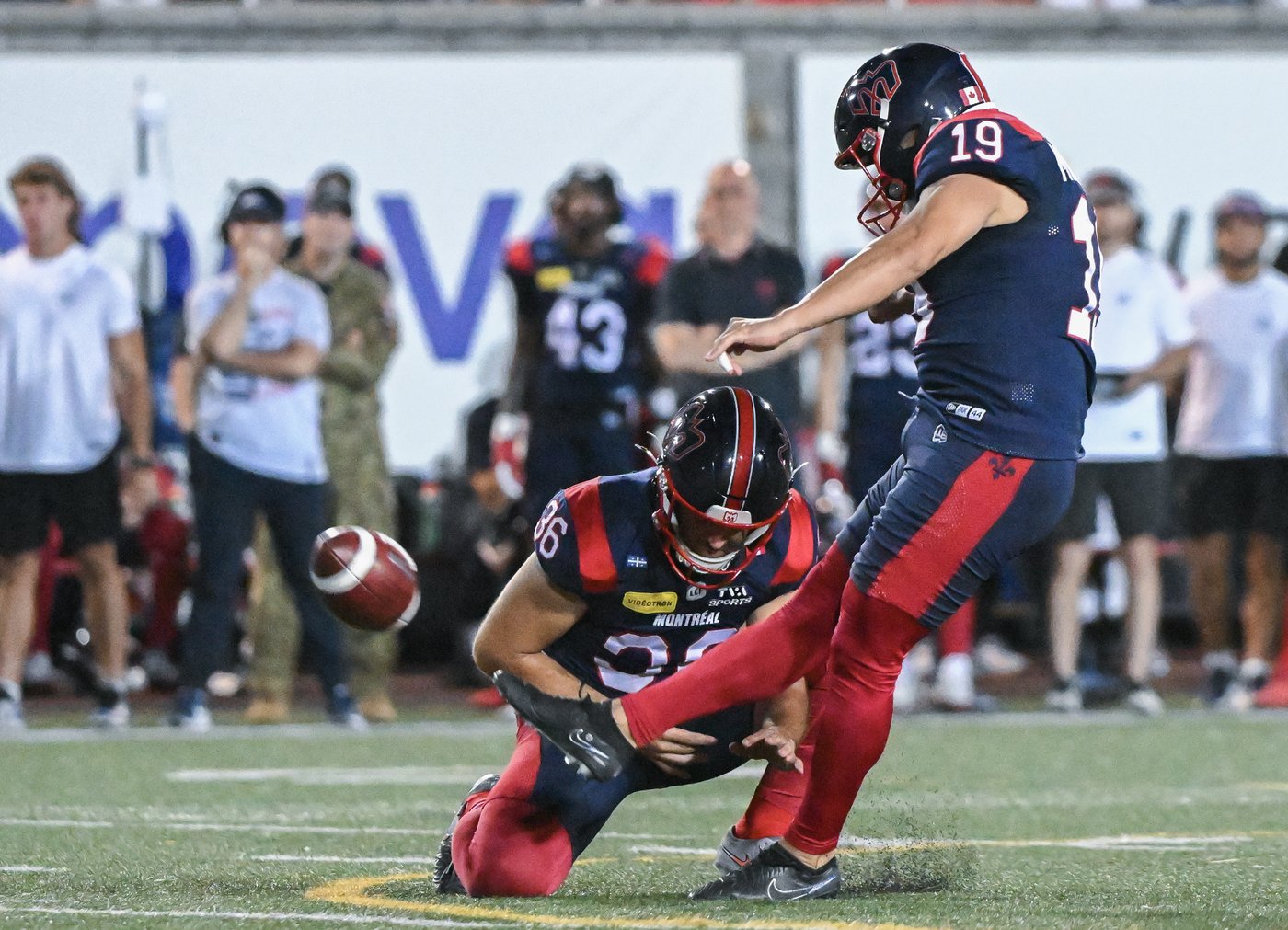 Alouettes rally in final three minutes to knock off Tiger-Cats 31-18 | iNFOnews.ca