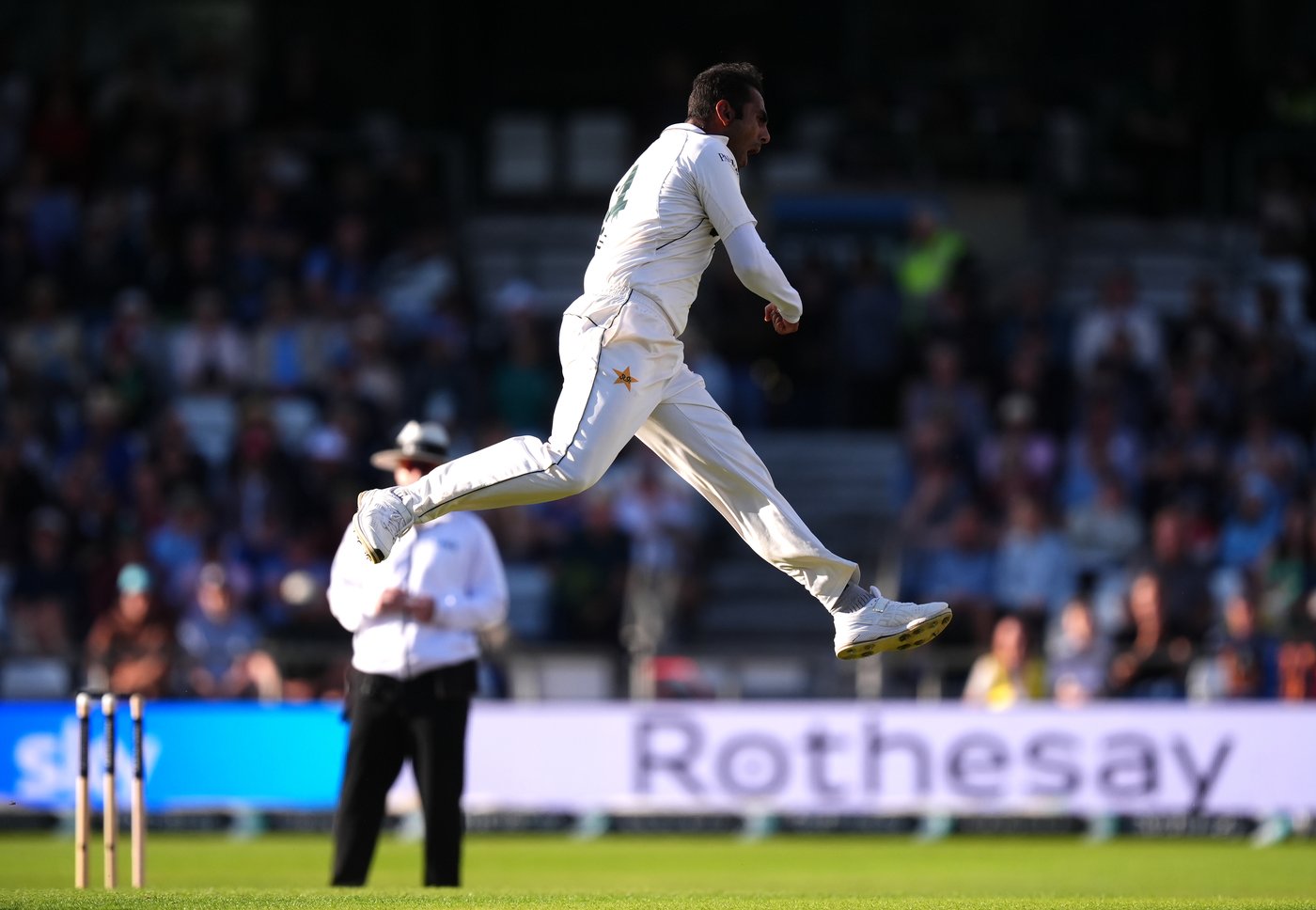 England dominates Pakistan on Day 1 of first test as Robinson makes history in 5-wicket haul | iNFOnews.ca England dominates Pakistan on Day 1 of first test as Robinson makes history in 5-wicket haul | iNFOnews.ca