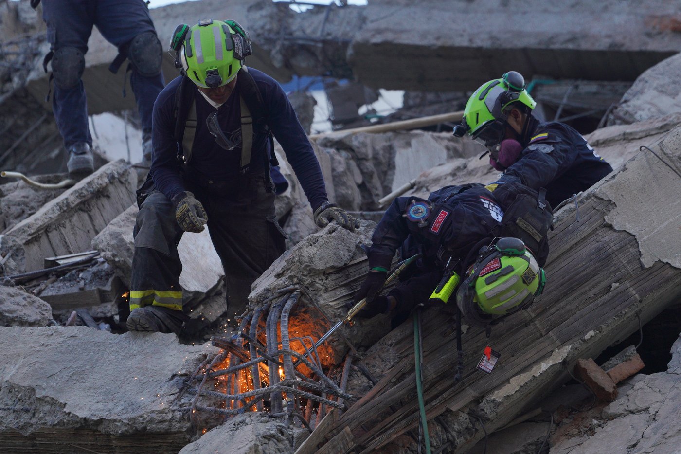 As search for thousands of missing pushes on, Colombia earthquake tests new president | iNFOnews.ca As search for thousands of missing pushes on, Colombia earthquake tests new president | iNFOnews.ca