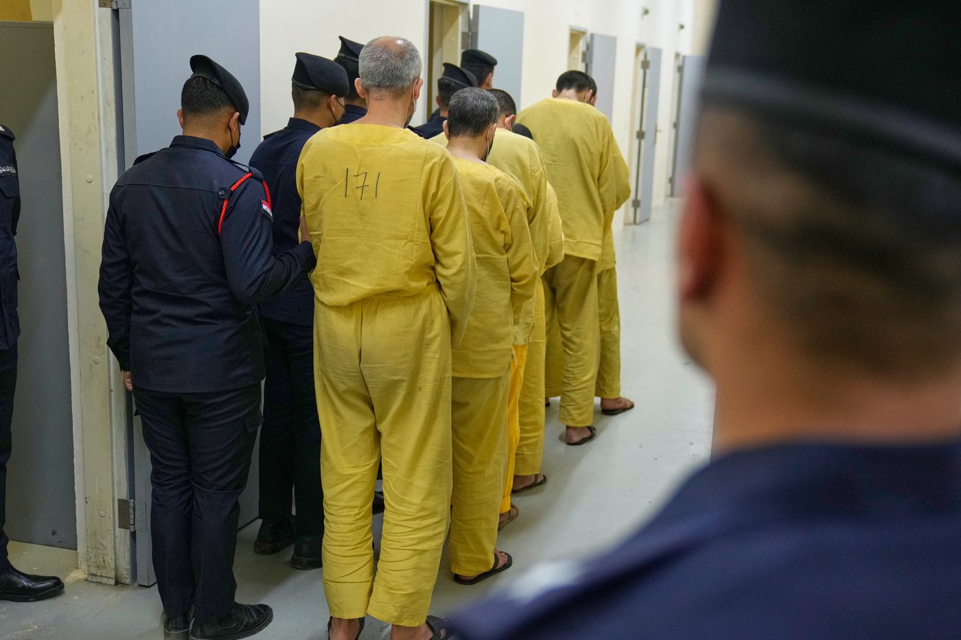 Photos of Islamic State suspects interrogated at Baghdad prison before trials | iNFOnews.ca