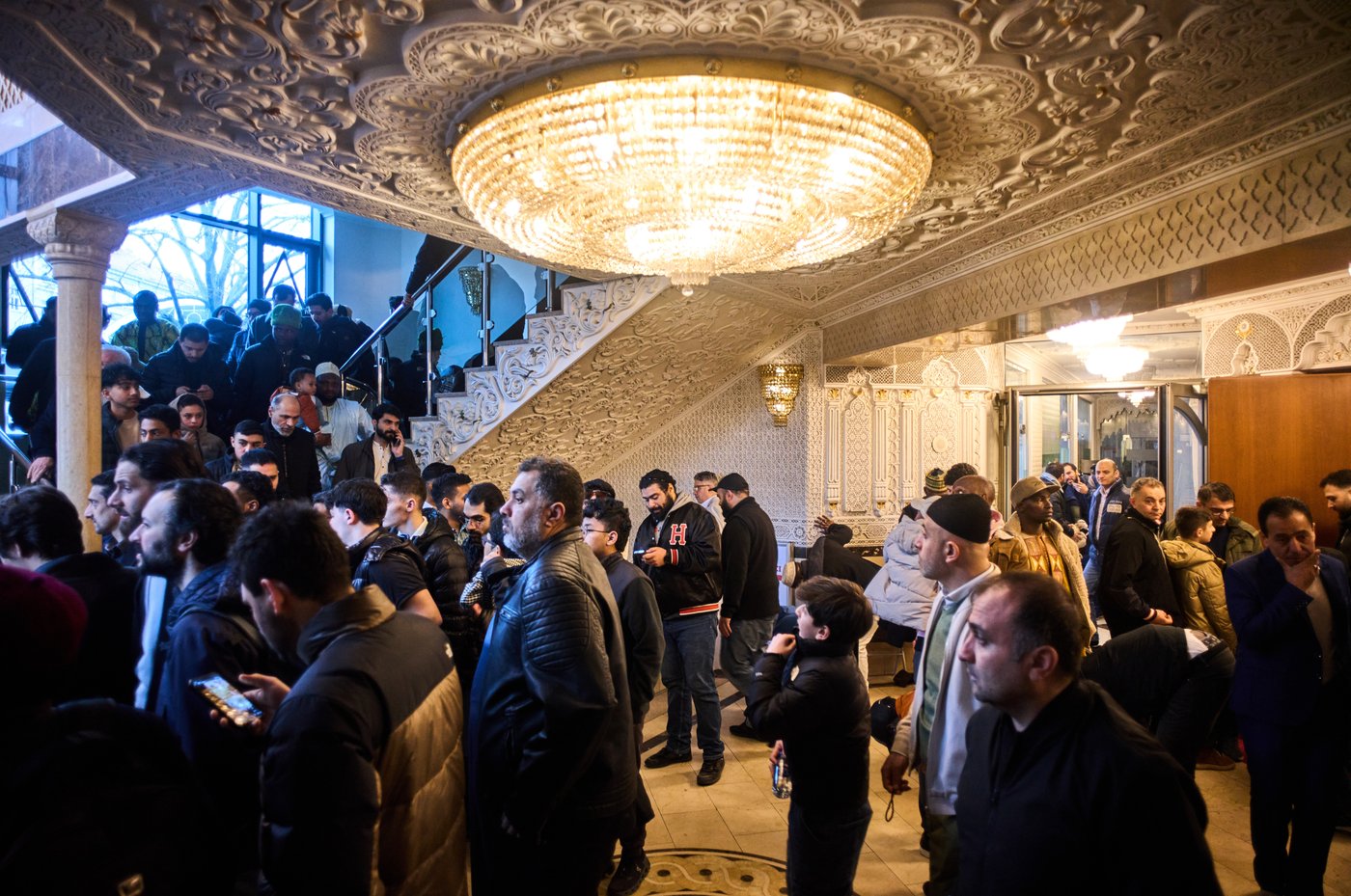 A look at celebrations for Eid al-Fitr around the world, in photos | iNFOnews.ca