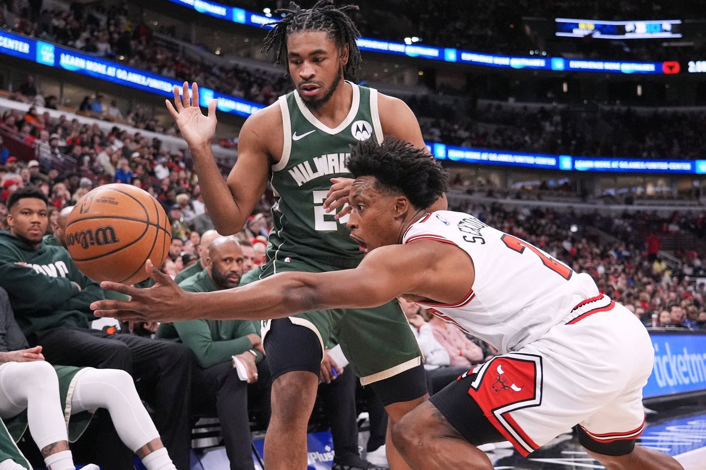Giddey has triple-double, Bulls use 27-0 run to beat Bucks 120-97 and stop 11-game slide | iNFOnews.ca
