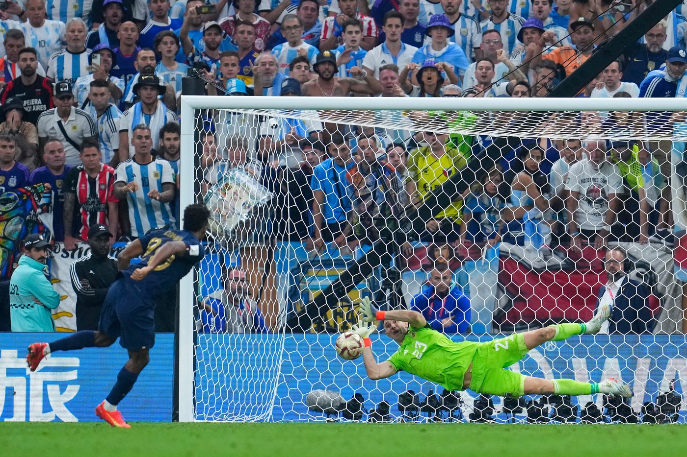 Emiliano Martínez’s mind games: From childhood tricks to FIFA’s code for goalkeepers | iNFOnews.ca