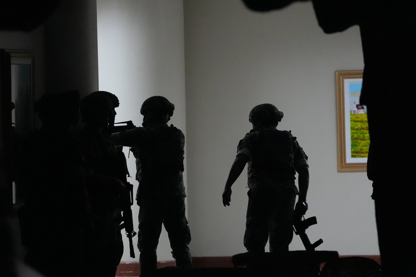 Gunfire breaks out in Philippine Senate where authorities have tried to arrest a senator | iNFOnews.ca