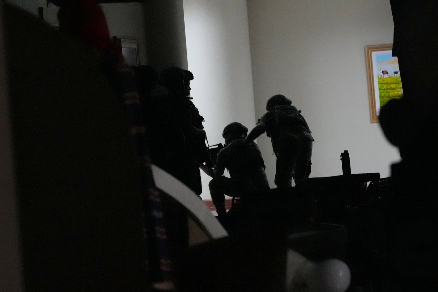 Gunfire breaks out in Philippine Senate where authorities have tried to arrest a senator | iNFOnews.ca