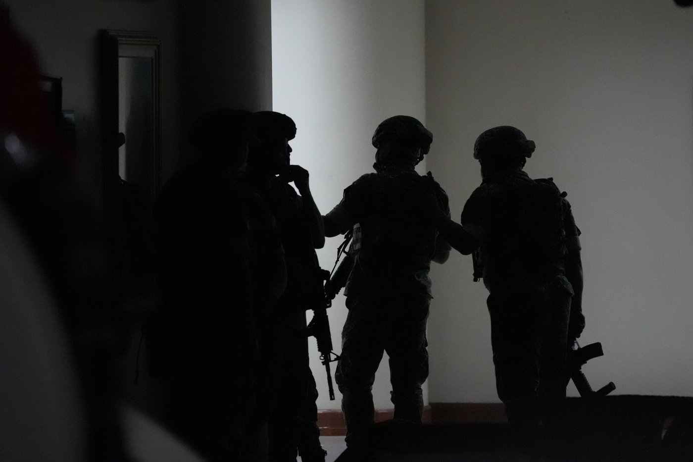 Gunfire breaks out in Philippine Senate where authorities have tried to arrest a senator | iNFOnews.ca
